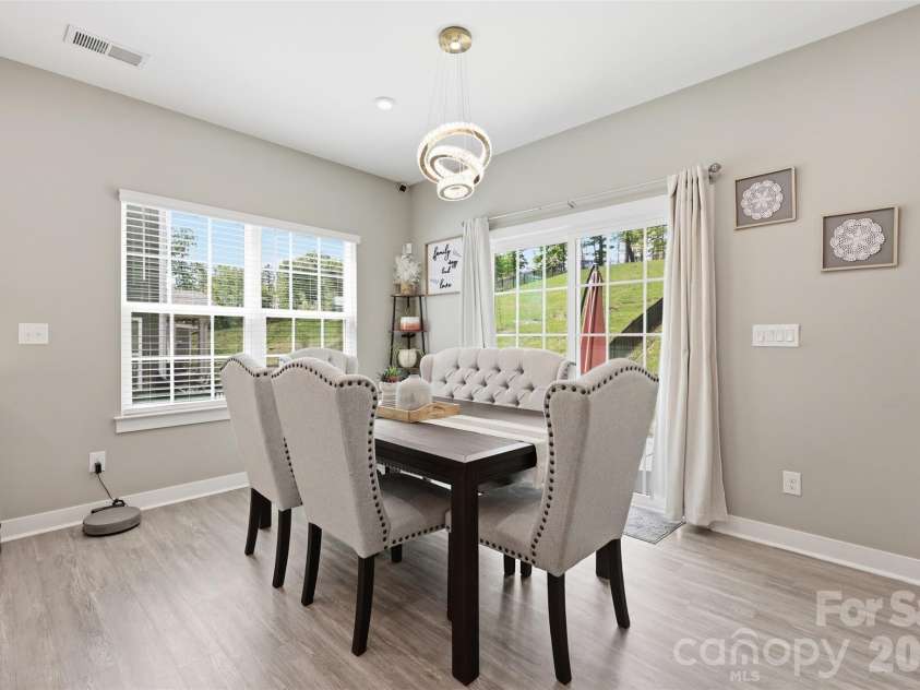 10258 Paper Birch Drive, Charlotte, NC 28215.  MLS# CAR4370011, YatesRealty ID 12108. 