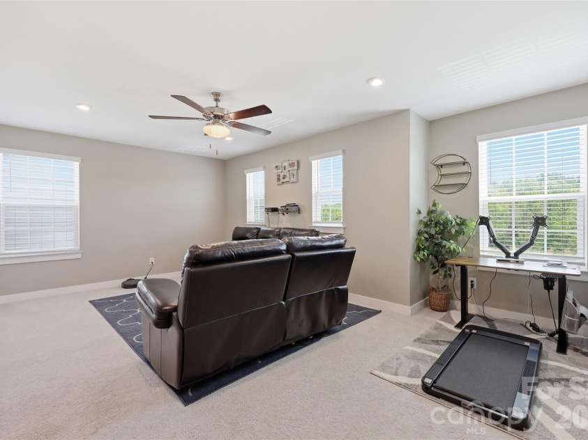 10258 Paper Birch Drive, Charlotte, NC 28215.  MLS# CAR4370011, YatesRealty ID 12108. 