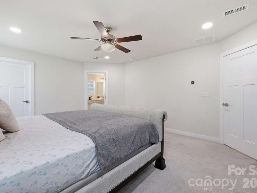 10258 Paper Birch Drive, Charlotte, NC 28215.  MLS# CAR4370011, YatesRealty ID 12108. 