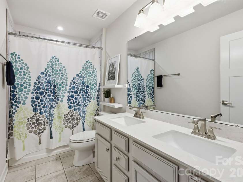 10258 Paper Birch Drive, Charlotte, NC 28215.  MLS# CAR4370011, YatesRealty ID 12108. 