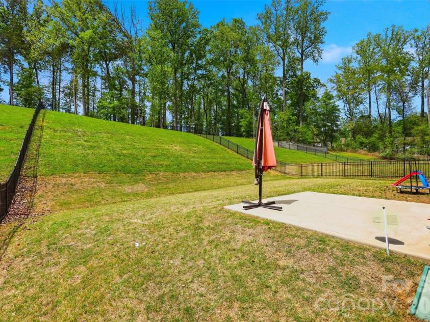 10258 Paper Birch Drive, Charlotte, NC 28215.  MLS# CAR4370011, YatesRealty ID 12108. 