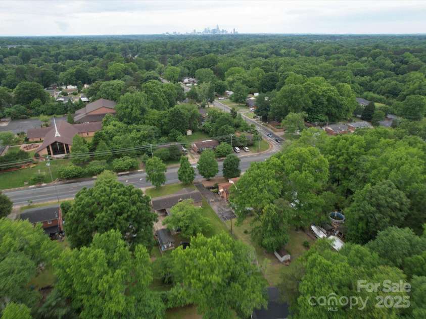 2213 Milton Road, Charlotte, NC 28215.  MLS# CAR4255190, YatesRealty ID 12108. Close to Uptown Charlotte, this area of Plaza Midwood is exploding with life!