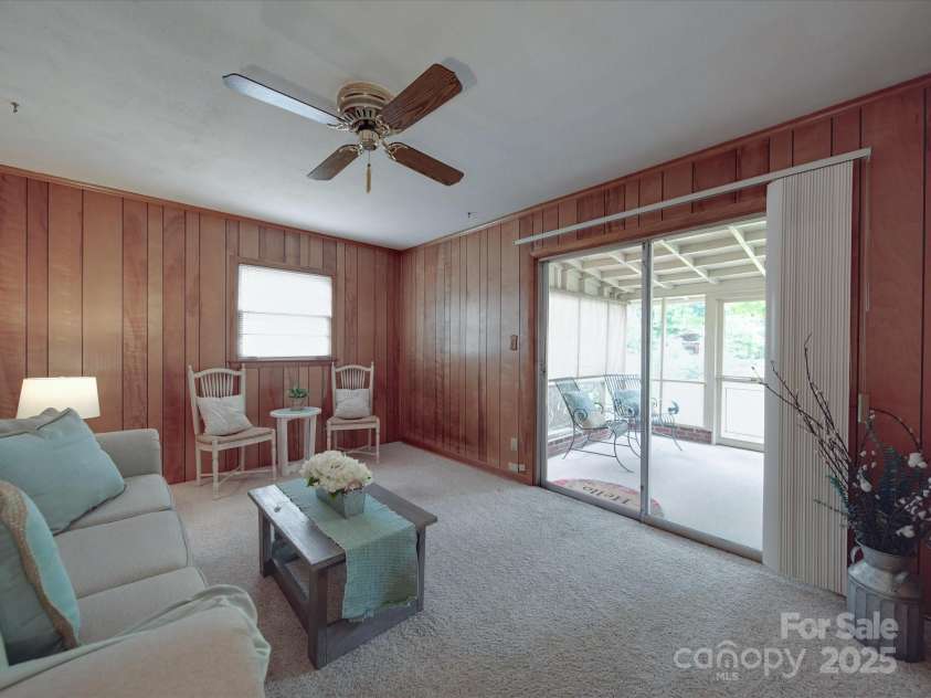 2213 Milton Road, Charlotte, NC 28215.  MLS# CAR4255190, YatesRealty ID 12108. Cozy den on lower level