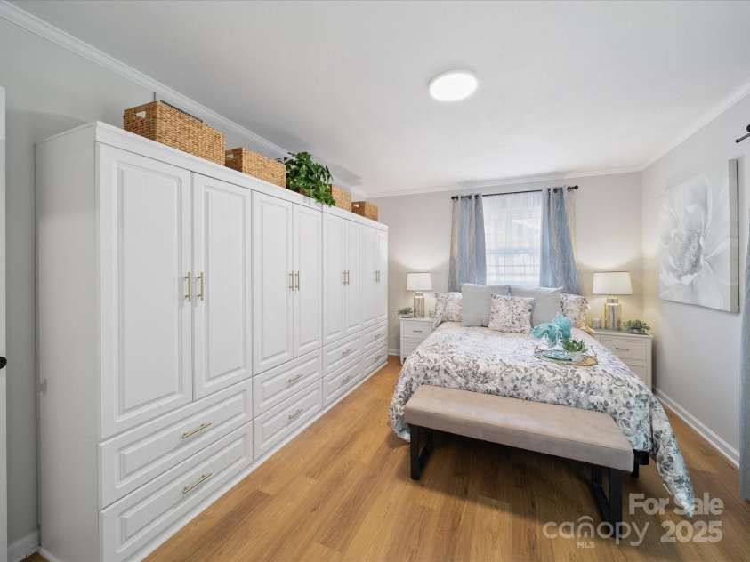 2213 Milton Road, Charlotte, NC 28215.  MLS# CAR4326281, YatesRealty ID 12108. Lots of storage spaces