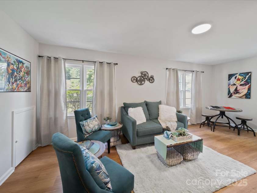 2213 Milton Road, Charlotte, NC 28215.  MLS# CAR4326281, YatesRealty ID 12108. Lower level Family room