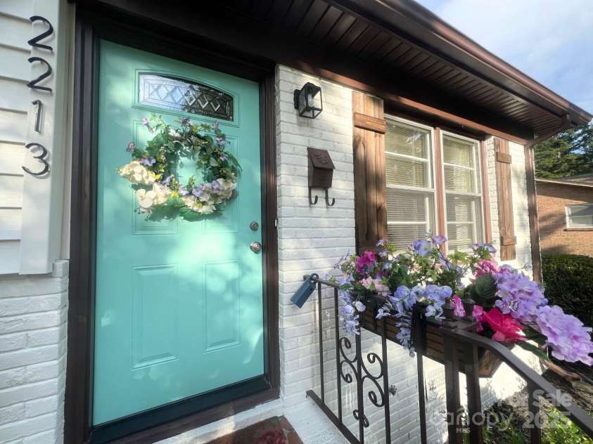 2213 Milton Road, Charlotte, NC 28215.  MLS# CAR4326281, YatesRealty ID 12108. Mail is delivered right to your front door!