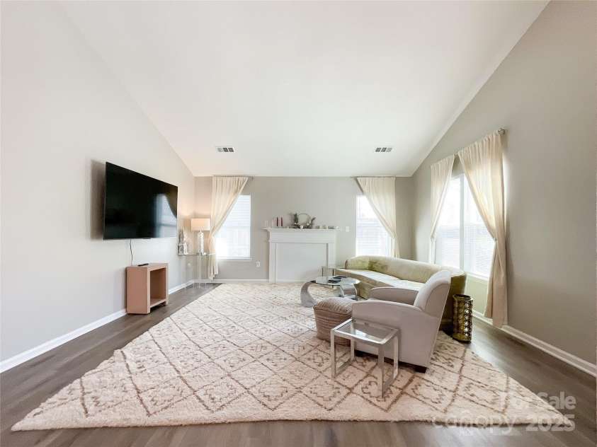 9617 Farmridge Lane, Matthews, NC 28105.  MLS# CAR4237814, YatesRealty ID 12109. 