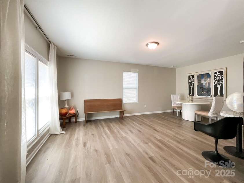 9617 Farmridge Lane, Matthews, NC 28105.  MLS# CAR4237814, YatesRealty ID 12109. 