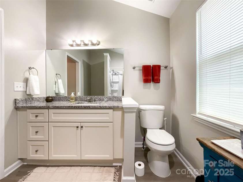 9617 Farmridge Lane, Matthews, NC 28105.  MLS# CAR4237814, YatesRealty ID 12109. 