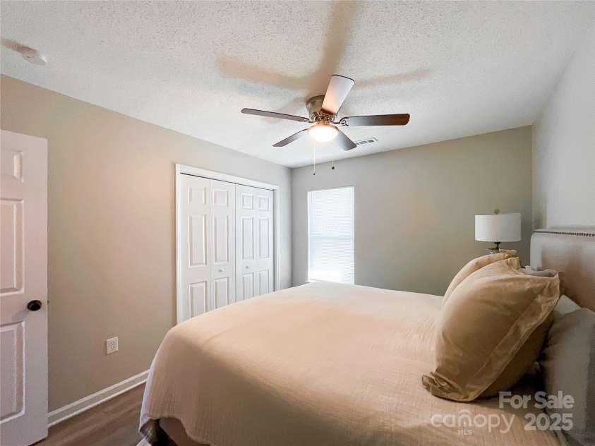 9617 Farmridge Lane, Matthews, NC 28105.  MLS# CAR4237814, YatesRealty ID 12109. 