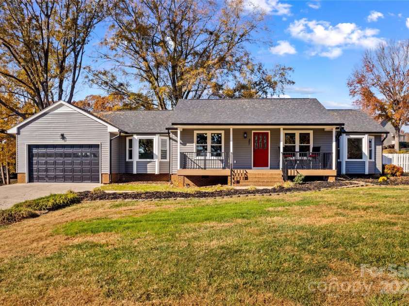 497 Canvasback Road, Mooresville, NC 28117.  MLS# CAR4322713, YatesRealty ID 1211. 