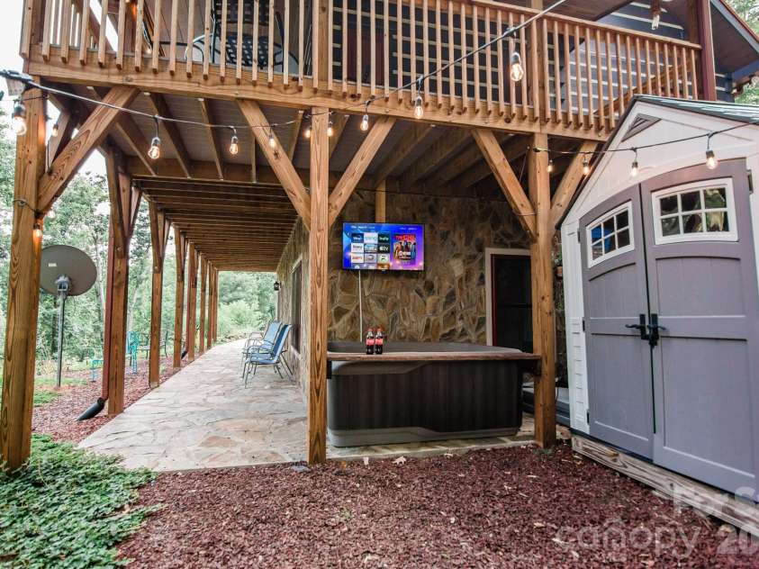 11 Sugar Maple Drive, Black Mountain, NC 28711.  MLS# CAR4370179, YatesRealty ID 12110. 