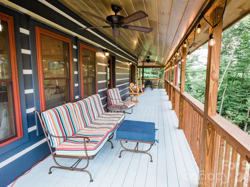 11 Sugar Maple Drive, Black Mountain, NC 28711.  MLS# CAR4370179, YatesRealty ID 12110. 