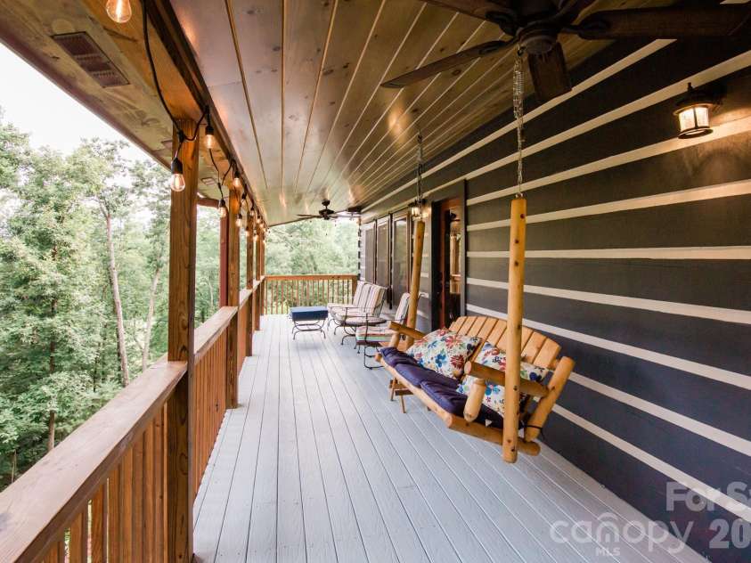 11 Sugar Maple Drive, Black Mountain, NC 28711.  MLS# CAR4370179, YatesRealty ID 12110. 