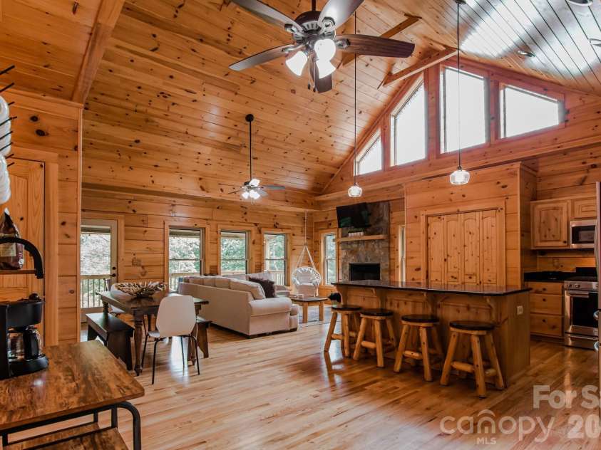 11 Sugar Maple Drive, Black Mountain, NC 28711.  MLS# CAR4370179, YatesRealty ID 12110. 