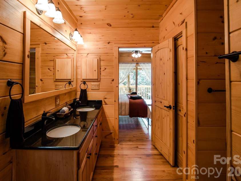 11 Sugar Maple Drive, Black Mountain, NC 28711.  MLS# CAR4370179, YatesRealty ID 12110. 