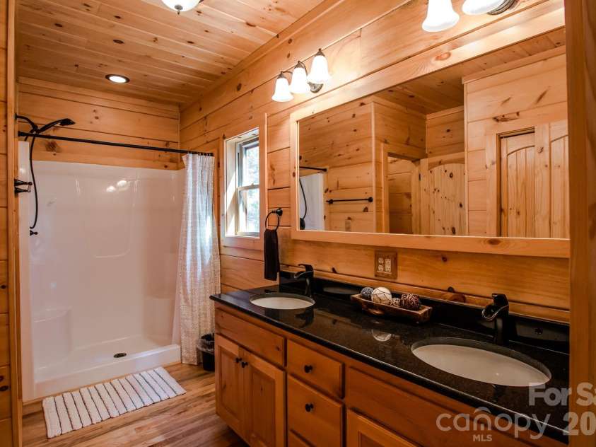 11 Sugar Maple Drive, Black Mountain, NC 28711.  MLS# CAR4370179, YatesRealty ID 12110. 
