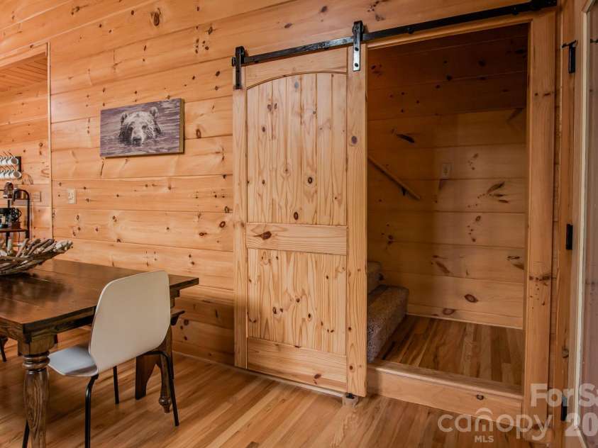 11 Sugar Maple Drive, Black Mountain, NC 28711.  MLS# CAR4370179, YatesRealty ID 12110. 