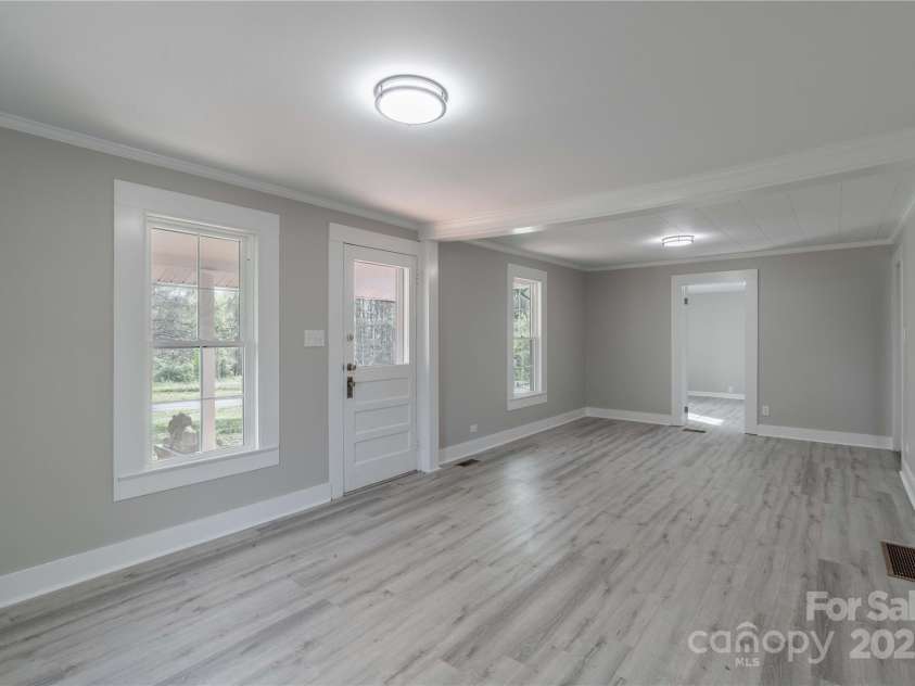 589 Lippard Farm Road, Statesville, NC 28625.  MLS# CAR4246256, YatesRealty ID 12110. 