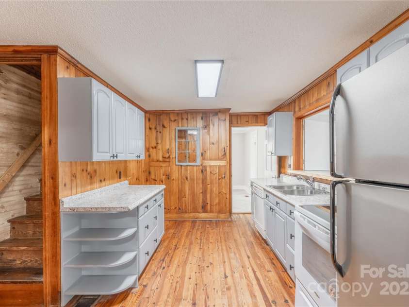 589 Lippard Farm Road, Statesville, NC 28625.  MLS# CAR4246256, YatesRealty ID 12110. 