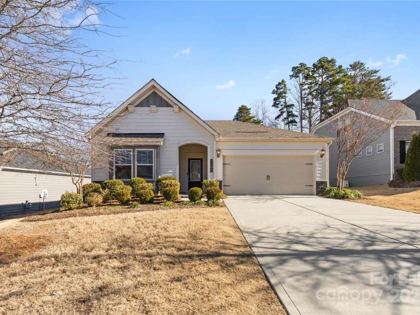 9307 Dufaux Drive, Charlotte, NC 28278.  MLS# CAR4213812, YatesRealty ID 12111. 