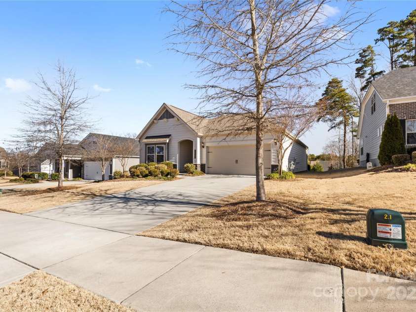 9307 Dufaux Drive, Charlotte, NC 28278.  MLS# CAR4213812, YatesRealty ID 12111. 