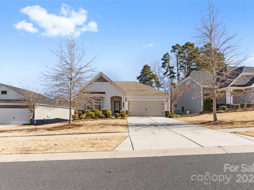 9307 Dufaux Drive, Charlotte, NC 28278.  MLS# CAR4213812, YatesRealty ID 12111. 