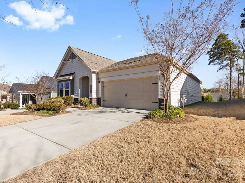 9307 Dufaux Drive, Charlotte, NC 28278.  MLS# CAR4213812, YatesRealty ID 12111. 