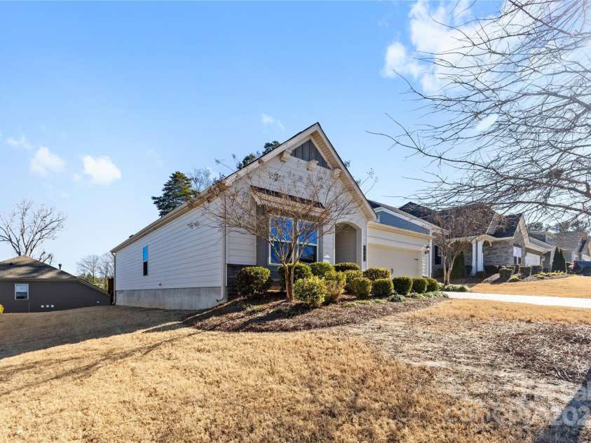 9307 Dufaux Drive, Charlotte, NC 28278.  MLS# CAR4213812, YatesRealty ID 12111. 