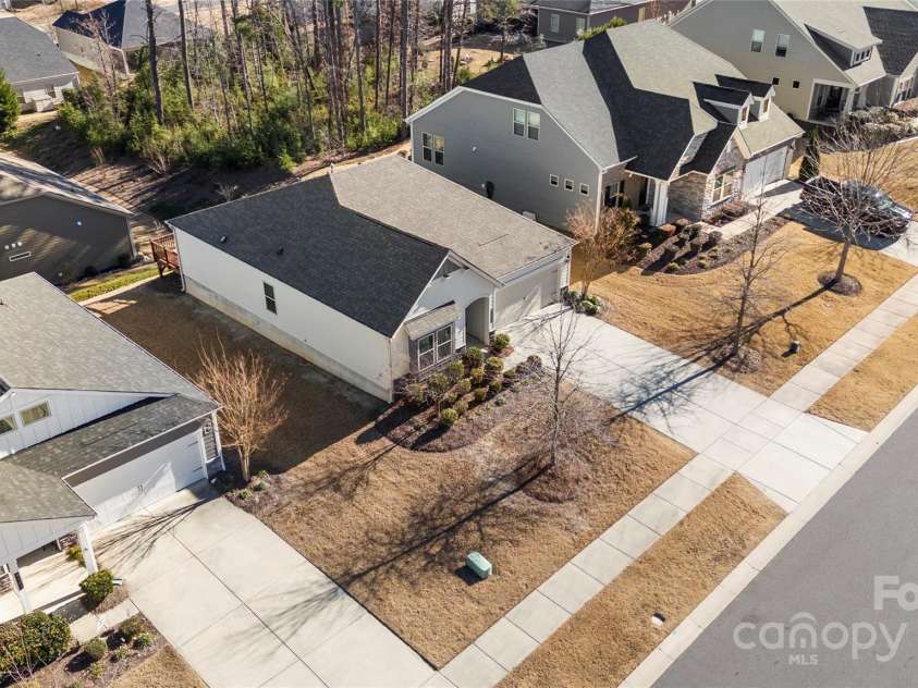 9307 Dufaux Drive, Charlotte, NC 28278.  MLS# CAR4213812, YatesRealty ID 12111. 