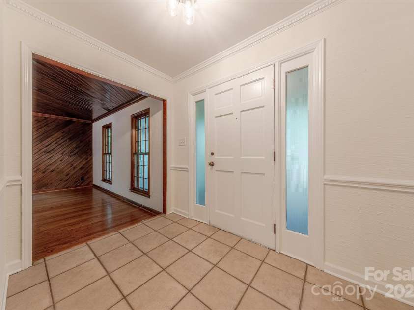 2310 Vestry Place, Charlotte, NC 28270.  MLS# CAR4255030, YatesRealty ID 12112. 