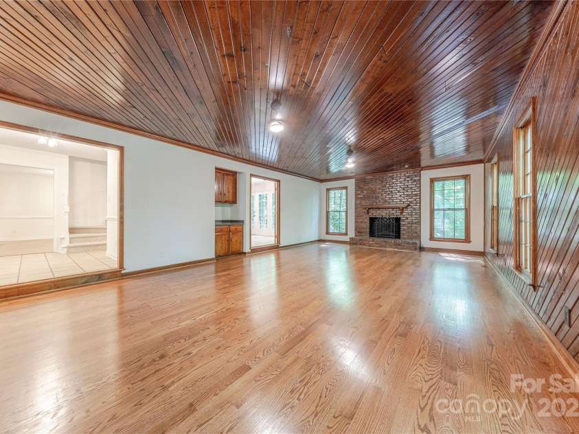 2310 Vestry Place, Charlotte, NC 28270.  MLS# CAR4255030, YatesRealty ID 12112. 