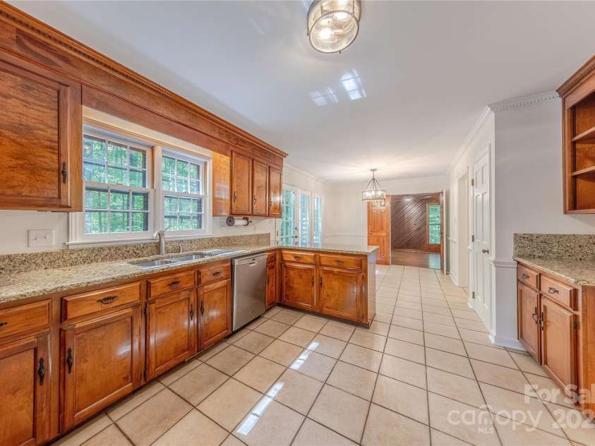 2310 Vestry Place, Charlotte, NC 28270.  MLS# CAR4255030, YatesRealty ID 12112. 