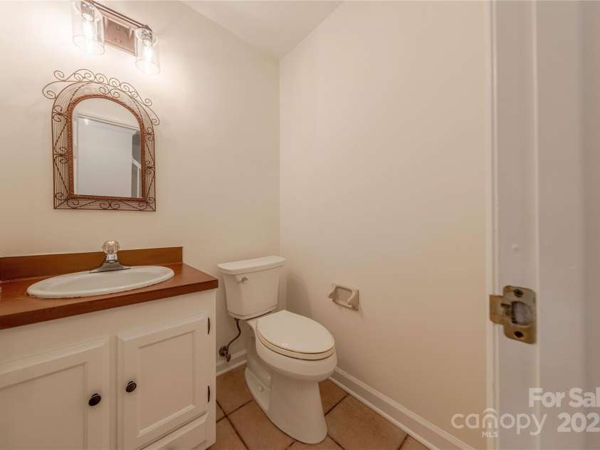 2310 Vestry Place, Charlotte, NC 28270.  MLS# CAR4255030, YatesRealty ID 12112. 