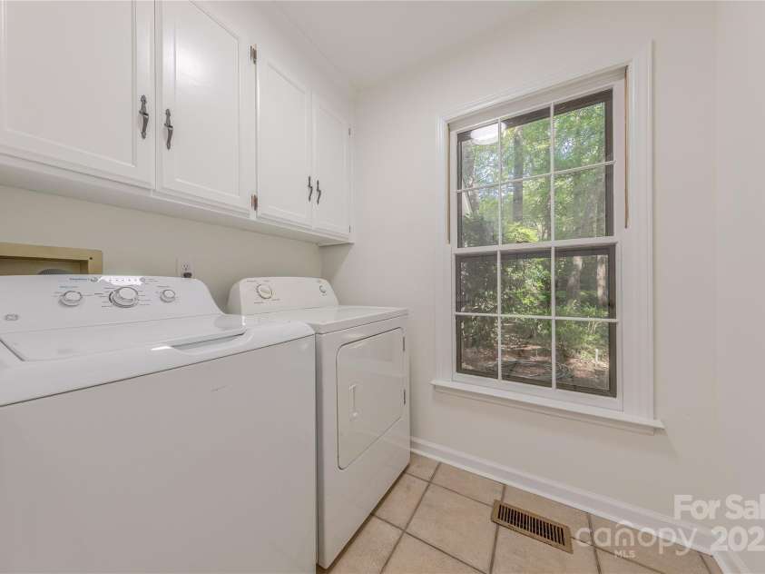 2310 Vestry Place, Charlotte, NC 28270.  MLS# CAR4255030, YatesRealty ID 12112. 