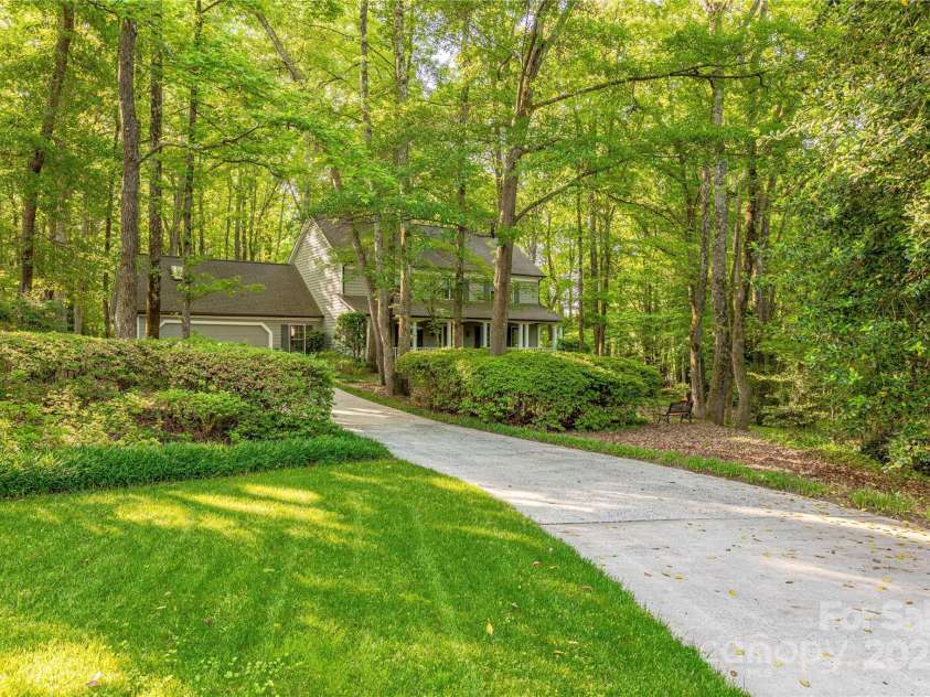 2310 Vestry Place, Charlotte, NC 28270.  MLS# CAR4255030, YatesRealty ID 12112. 