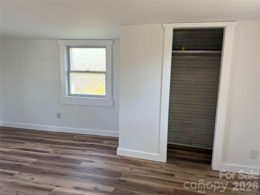 5A Warren Avenue, Asheville, NC 28803.  MLS# CAR4368557, YatesRealty ID 12112. Bedroom