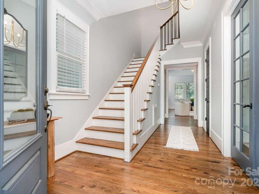 710 Morgan Park Drive, Charlotte, NC 28204.  MLS# CAR4252219, YatesRealty ID 12114. 