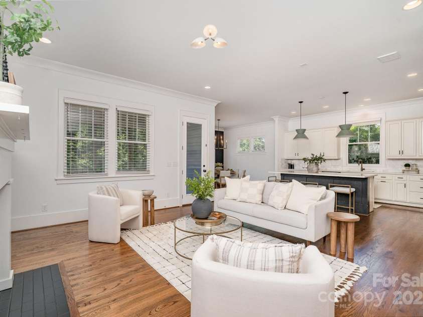 710 Morgan Park Drive, Charlotte, NC 28204.  MLS# CAR4252219, YatesRealty ID 12114. 