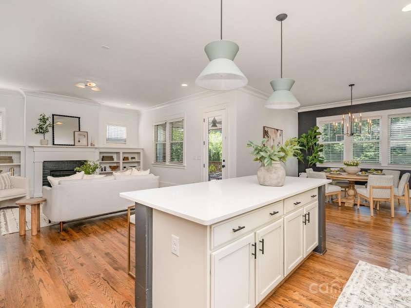 710 Morgan Park Drive, Charlotte, NC 28204.  MLS# CAR4252219, YatesRealty ID 12114. 