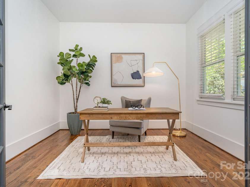710 Morgan Park Drive, Charlotte, NC 28204.  MLS# CAR4252219, YatesRealty ID 12114. 