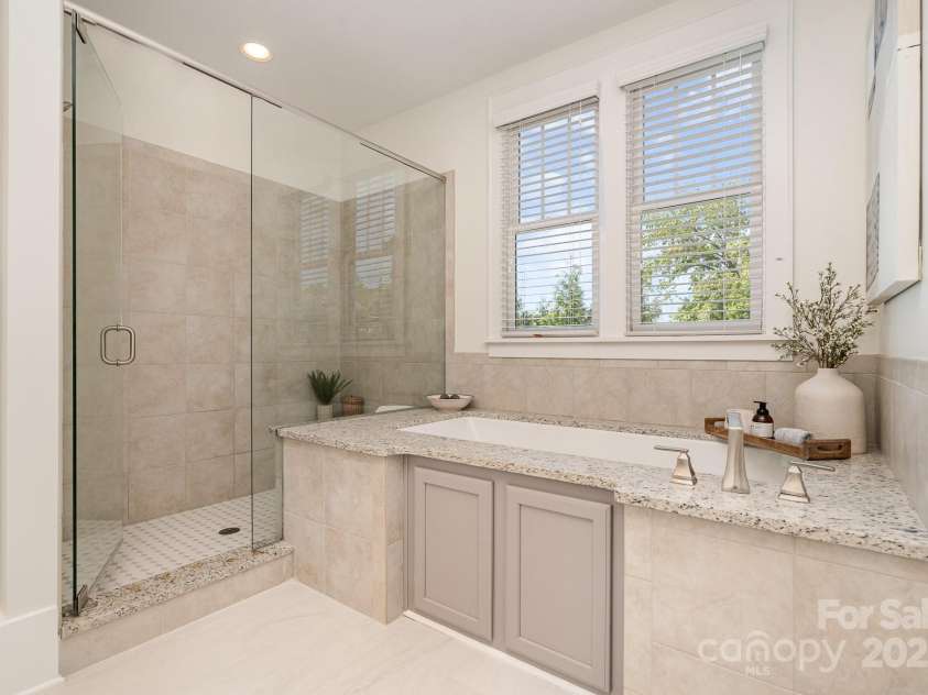 710 Morgan Park Drive, Charlotte, NC 28204.  MLS# CAR4252219, YatesRealty ID 12114. 