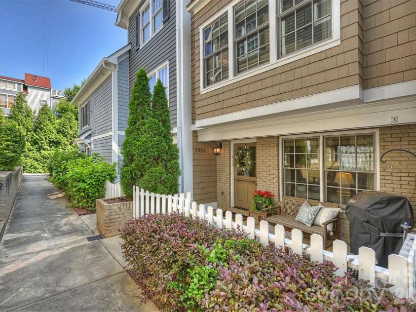 2034 Euclid Avenue, Charlotte, NC 28203.  MLS# CAR4369428, YatesRealty ID 12115. 