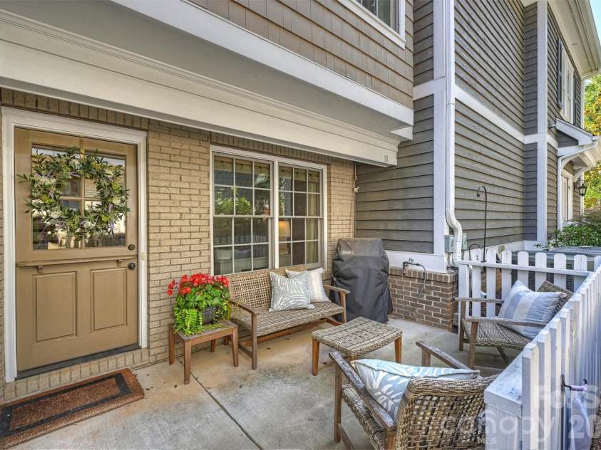 2034 Euclid Avenue, Charlotte, NC 28203.  MLS# CAR4369428, YatesRealty ID 12115. 