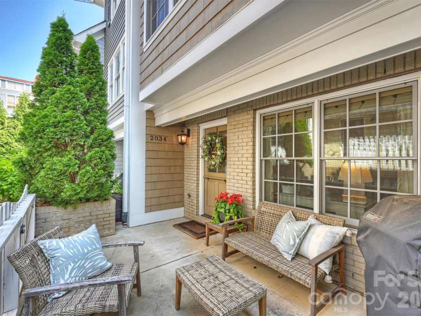 2034 Euclid Avenue, Charlotte, NC 28203.  MLS# CAR4369428, YatesRealty ID 12115. 