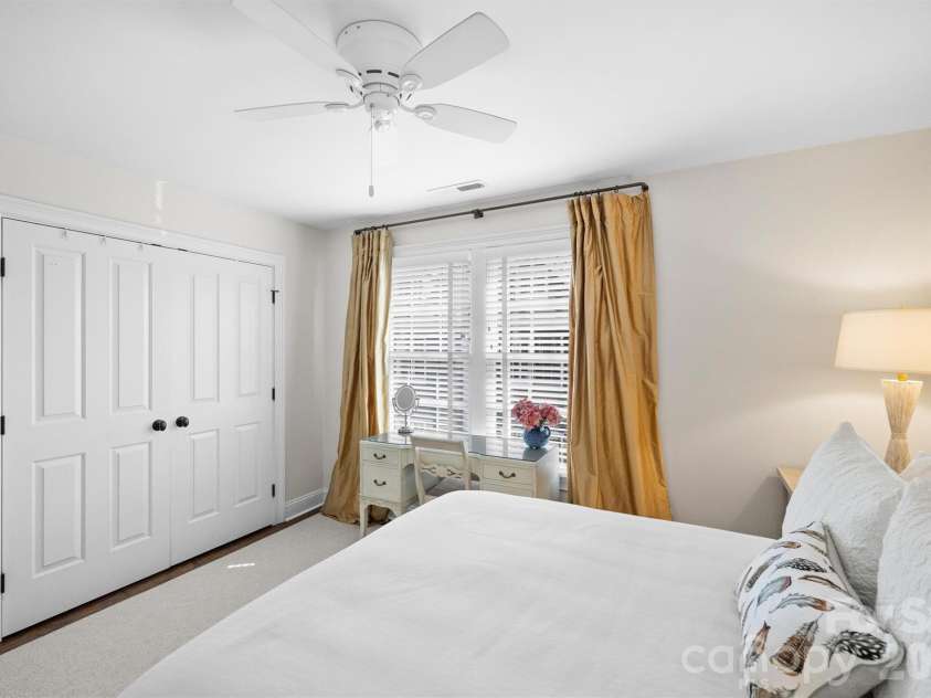 2034 Euclid Avenue, Charlotte, NC 28203.  MLS# CAR4369428, YatesRealty ID 12115. 