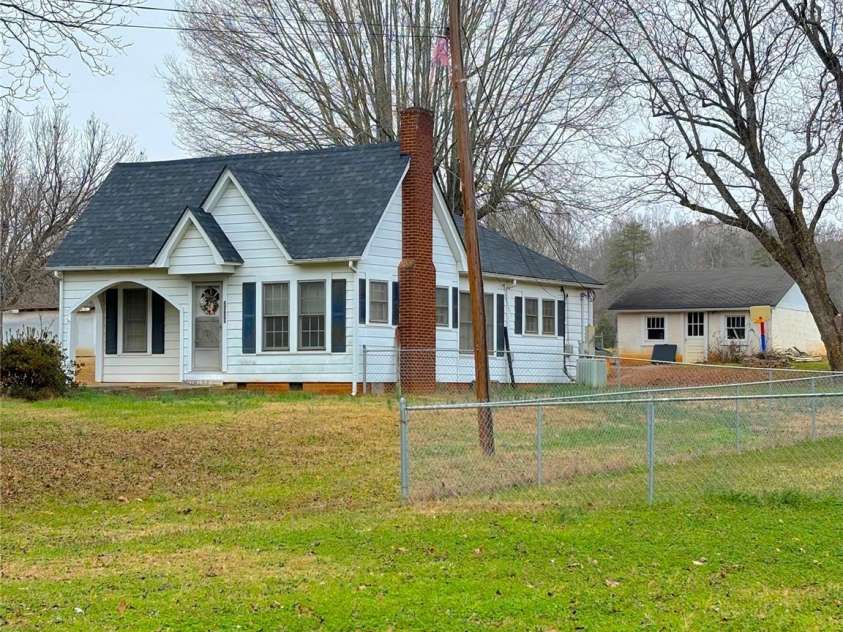 2330 Lower Palmer Road, Salisbury, NC 28146.  MLS# CAR4206768, YatesRealty ID 12116. 