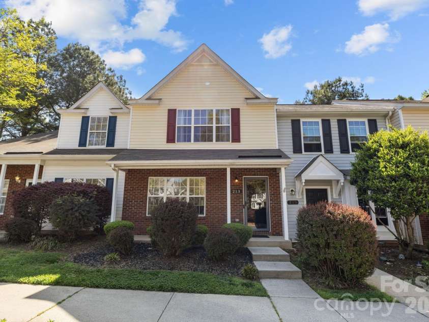 213 Butler Place, Fort Mill, SC 29715.  MLS# CAR4367950, YatesRealty ID 12117. 