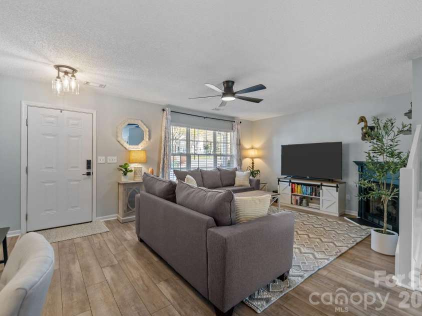 213 Butler Place, Fort Mill, SC 29715.  MLS# CAR4367950, YatesRealty ID 12117. 