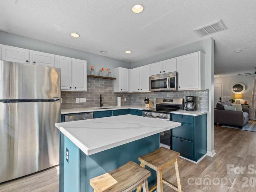 213 Butler Place, Fort Mill, SC 29715.  MLS# CAR4367950, YatesRealty ID 12117. 